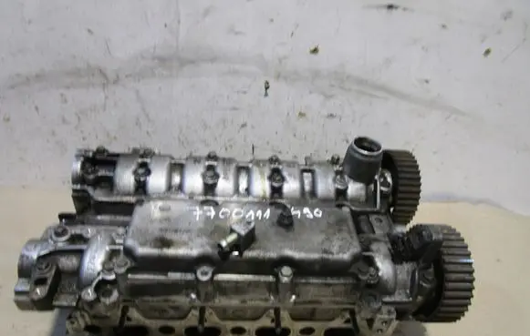 Renault Laguna II Engine head 7700111490