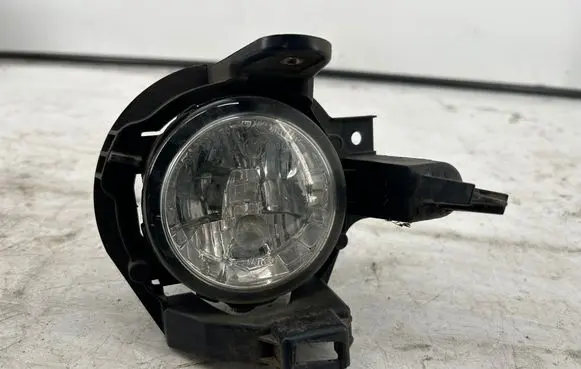 Nissan Leaf I (ZE0) Front fog light 89500181