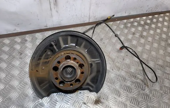 Mercedes-Benz E A207 Rear wheel hub A2044202585