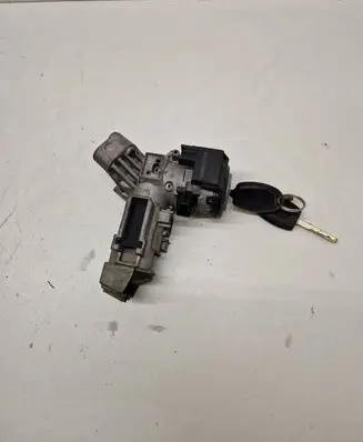 Ford Fiesta Ignition lock 8A6T15607AB D7520013 16Z8B10114