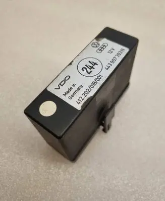 Volkswagen Golf II Cruise control relay 443907393N