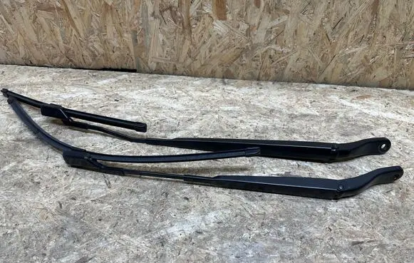 Front wiper blade arm