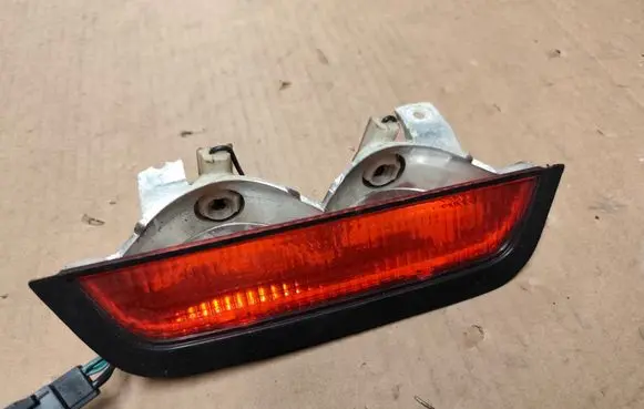 Jeep Grand Cherokee Third/center stoplight