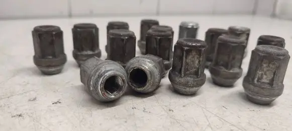 Nuts/bolts