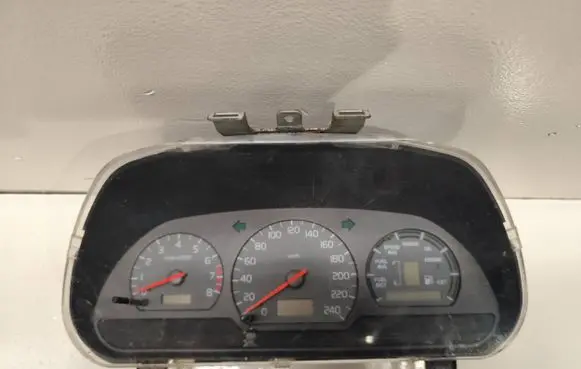 Volvo S40, V40 Speedometer (instrument cluster) 30862002 30364002