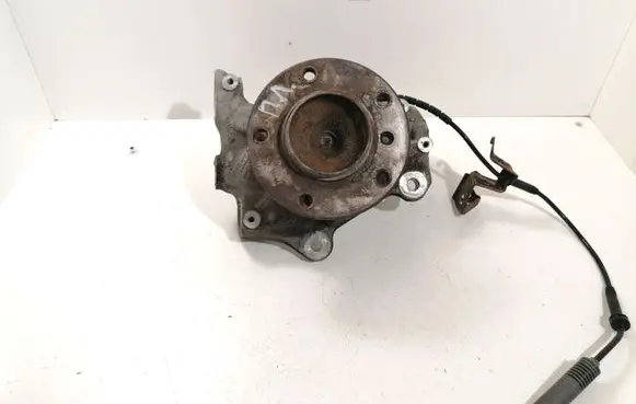 BMW 1 E81 E87 Front wheel hub spindle knuckle 677320904