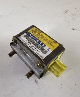 Mitsubishi Pajero Airbag deployment crash/impact sensor MR461646 2523000741