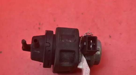 Renault Clio III Vacuum valve 8200201099