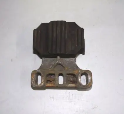 Volkswagen Golf IV Engine mount bracket WC20259452