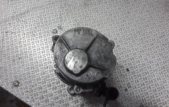 Renault Laguna II Vacuum pump D163451323