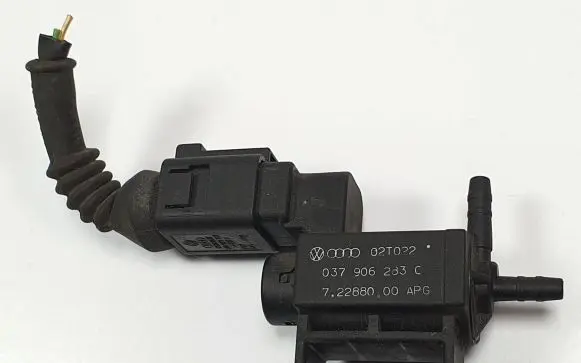 Audi A4 S4 B6 8E 8H Valve vacuum 037906283C