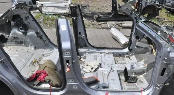 Citroen DS3 Pillar (middle) 