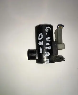 Suzuki Grand Vitara II Windscreen/windshield washer pump