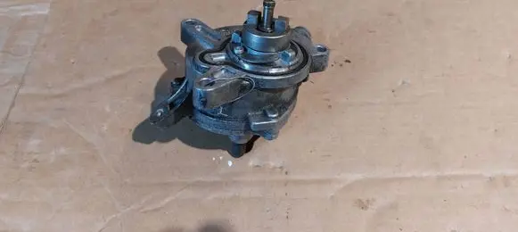 Volvo S80 Vacuum pump 30731825