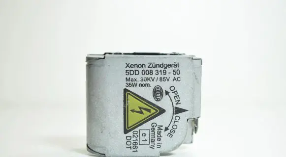 Audi A6 S6 C6 4F Headlight ballast module Xenon 5DD00831950