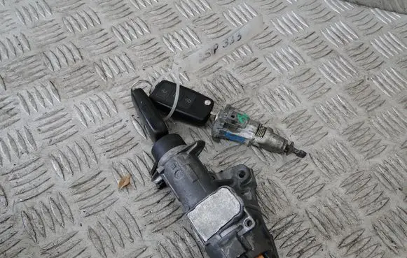 Skoda Fabia Mk2 (5J) Ignition lock