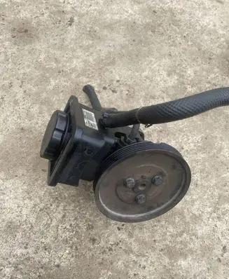 BMW 5 E39 Power steering pump