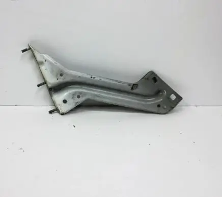 Audi Q5 SQ5 Fender mounting bracket 8R0821136