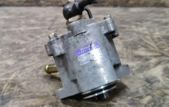 Toyota Avensis T250 Vacuum pump 0810002740