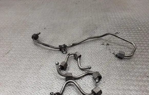 Volkswagen Polo V 6R Fuel injector supply line/pipe 