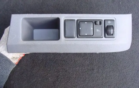 Nissan Micra Wing mirror switch 68485-AX600 68485AX600