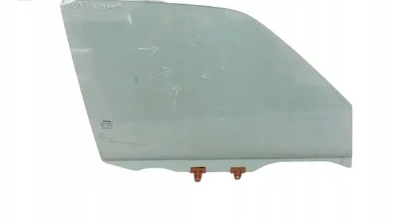 Nissan Juke I F15 Front door window glass four-door