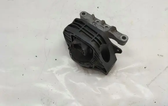 Citroen C4 III e-C4 Engine mount bracket