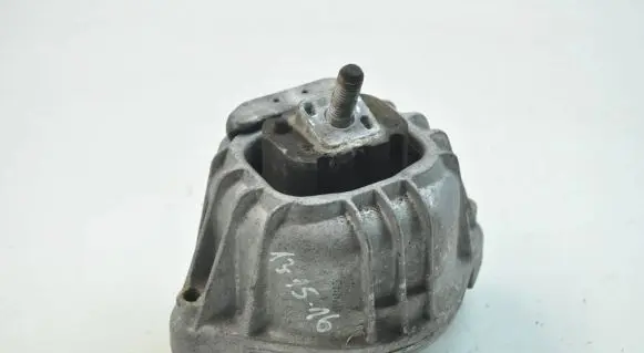 BMW Z4 E89 Engine mount bracket 6768853