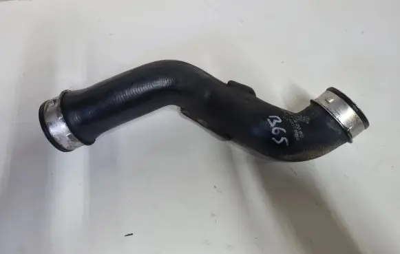 Mercedes-Benz C W203 Intercooler hose/pipe A2035282082