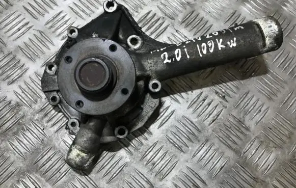 Mercedes-Benz E W210 Water pump 11951945