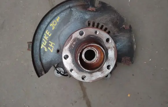 Nissan Juke II F16 Front wheel hub