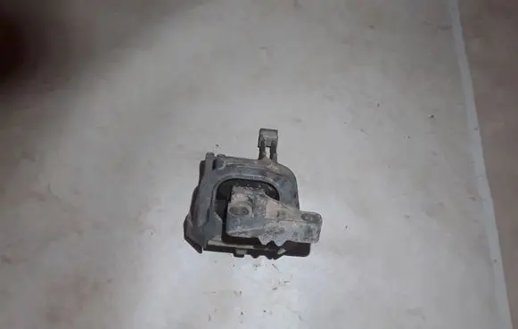 Skoda Kamiq Engine mount bracket 2Q0199262BK
