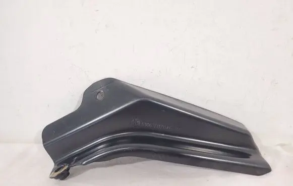 BMW 5 E60 E61 Fender mounting bracket 61667117646