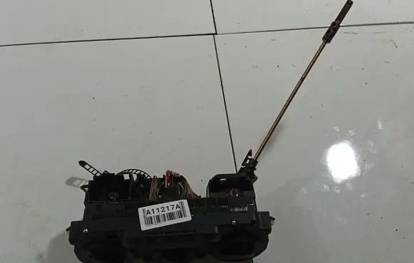 Volkswagen PASSAT B6 Climate control unit 