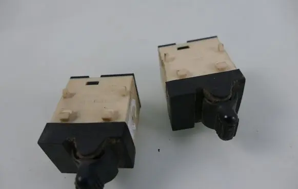 Jeep Cherokee III KJ Electric window control switch 56010695AA