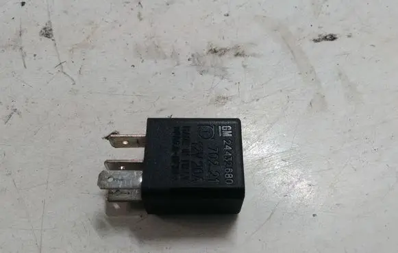 Opel Zafira A Other relay 24432680