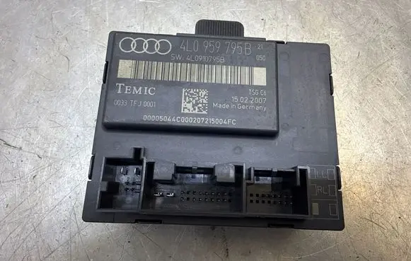 Audi Q7 4L Door control unit/module 0033TFJ0001