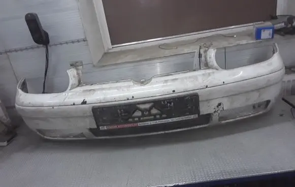 Volkswagen Golf IV Front bumper