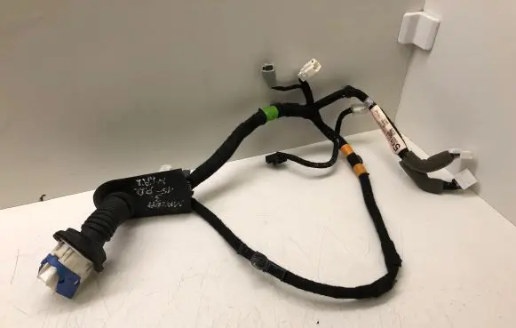 Mazda 3 III Front door wiring loom BHT667190