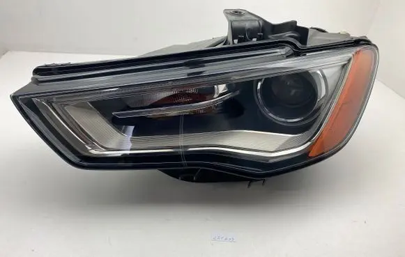 Audi A3 S3 8V Headlight/headlamp 8V0941043B 20042017