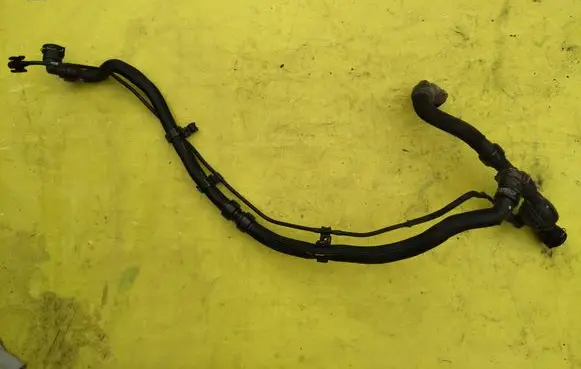 Peugeot 3008 II Hybrid/electric vehicle battery cooling hoses/tubes 9822414680
