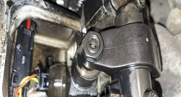Volkswagen Polo IV 9N3 Fuel injector 