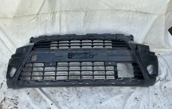 Toyota Corolla Verso AR10 Front bumper 9813862680