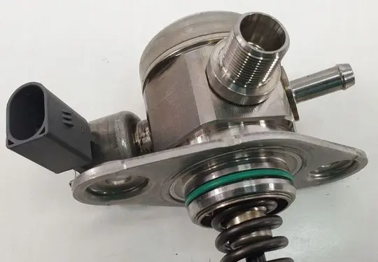 Mercedes-Benz C W204 Fuel injection high pressure pump A2740700501