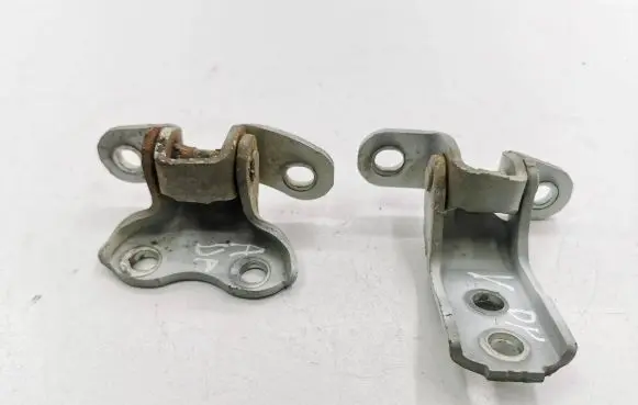 Toyota Auris E180 Front door hinge set 
