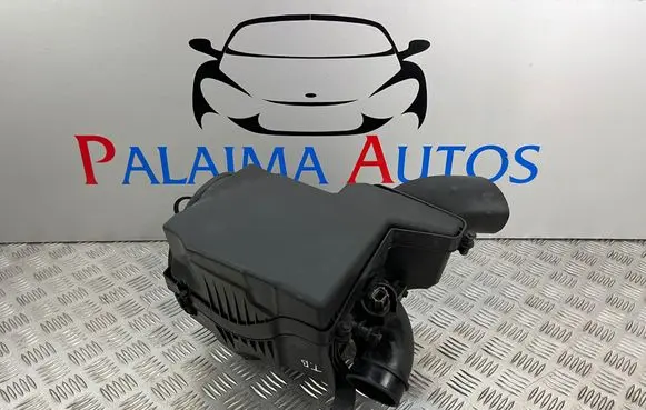 Ford Focus Air filter box AV619600BG