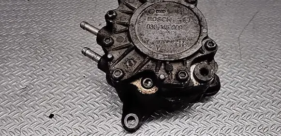 Skoda Octavia Mk2 (1Z) Vacuum pump 03G145209