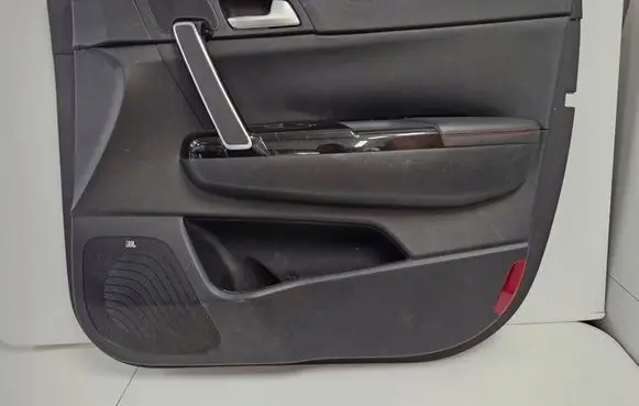 KIA Sportage Front door card panel trim