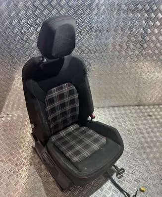 Volkswagen Polo VI Front passenger seat VW25685