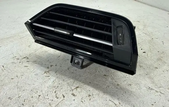 Audi Q3 F3 Dashboard side air vent grill/cover trim 83B820902 540261 AUU1U3AU326